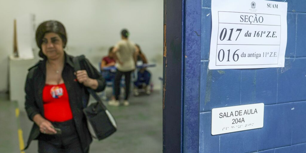 TRE-RJ diz que seções eleitorais ficarão abertas até as 19h tre-rj-diz-que-secoes-eleitorais-ficarao-abertas-ate-as-19h
