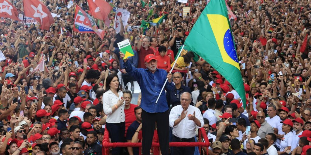 Lula é reeleito presidente do Brasil em virada histórica lula-e-reeleito-presidente-do-brasil-em-virada-historica