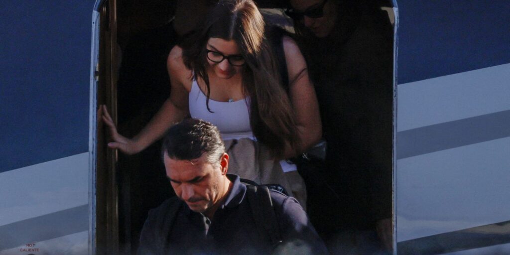 Flávio Bolsonaro chega aos Estados Unidos depois de fugir do Brasil flavio-bolsonaro-chega-aos-estados-unidos-depois-de-fugir-do-brasil