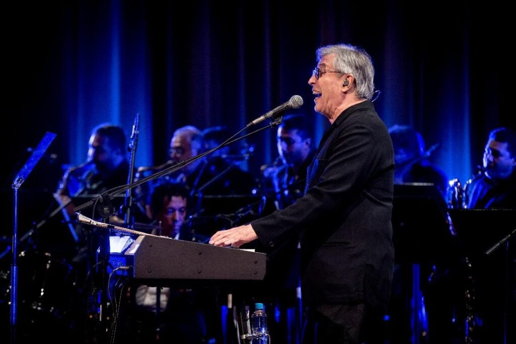 Ivan Lins volta ao Theatro Municipal do Rio de Janeiro em única apresentação com a Orquestra MPB Jazz